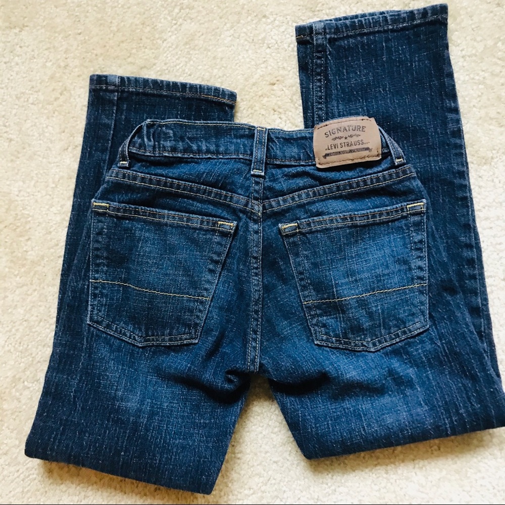 2/15💰Levi’s Kids Blue Jeans